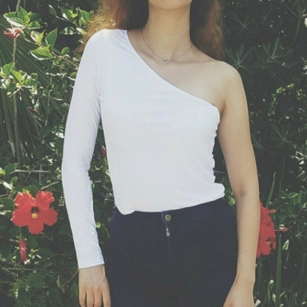SOLD💫American Apparel ribbed Luna 1 shoulder top